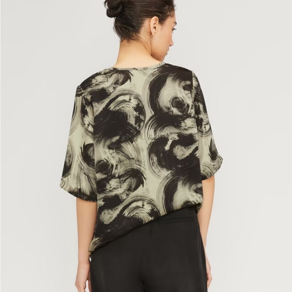 Everlane The Satin Relaxed Tee Pale Yellow/Black XS NWT IN PACKAGE